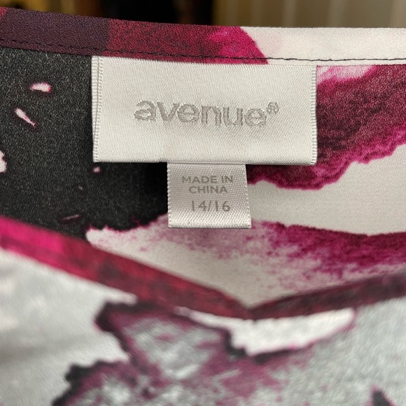 Avenue Floral Tunic Blouse, Size 18 - Picture 6 of 6